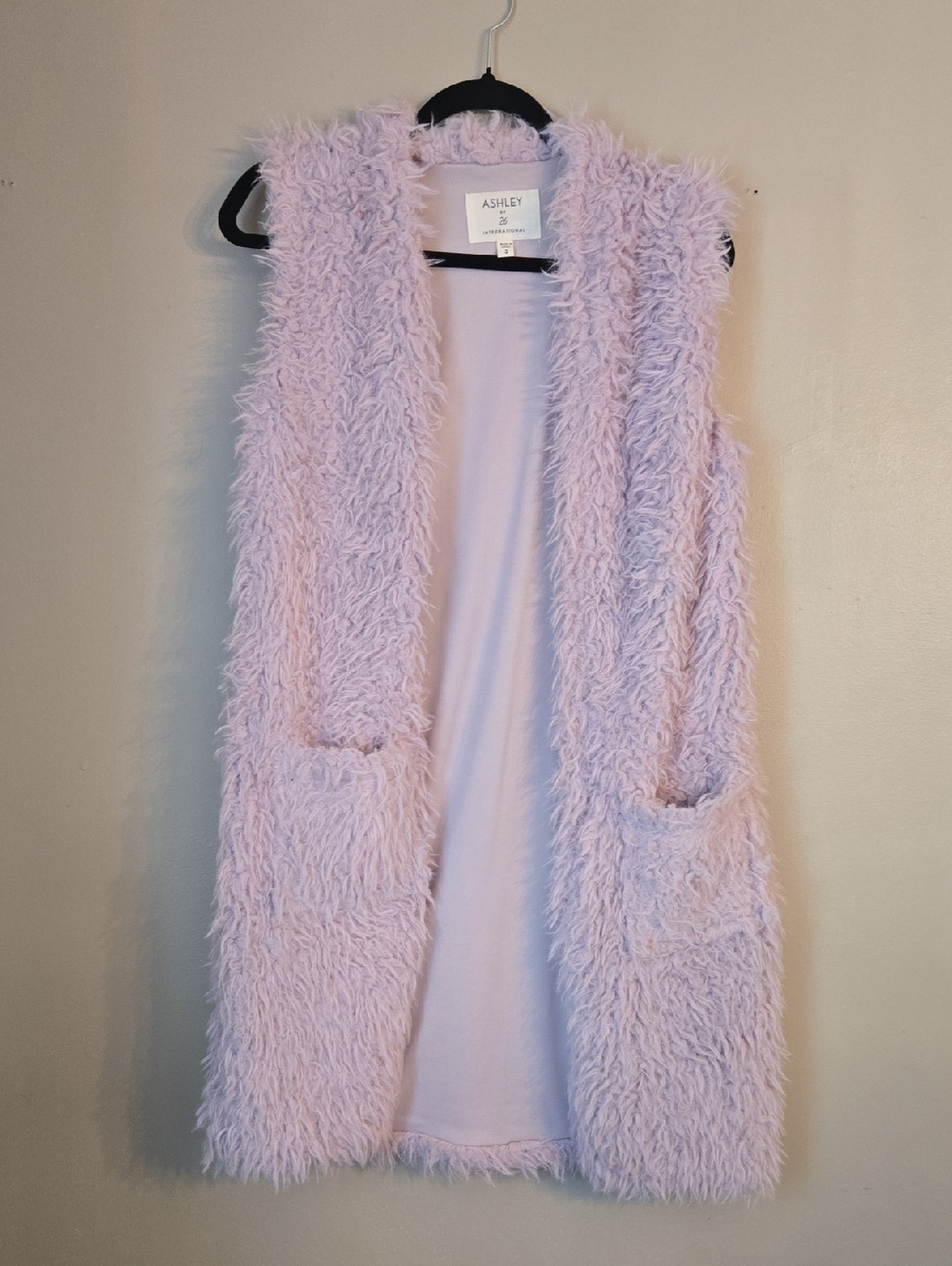 Ashley By 26 International - Shaggy Faux Fur Vest in Pale Lavender